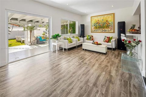 Bayside Bliss on Marseille House in Normandy Shores