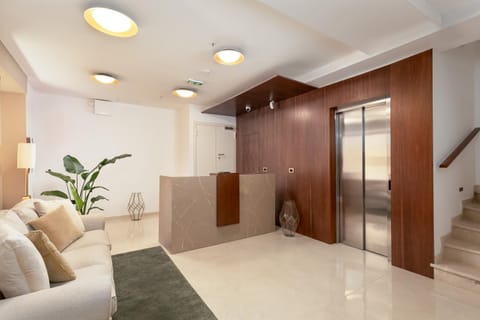 Lobby or reception, Seating area, elevator