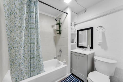 Private Studio - Work-Ready House in Hercules