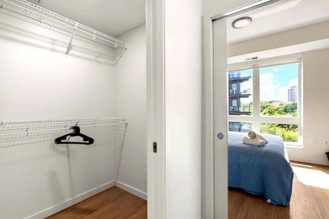 E501 Spacious & Stylish 2bedroom Condo In Downtown Minneapolis, Minutes From Minneapolis Convention Center & US Bank Arena Apartment in Loring Park