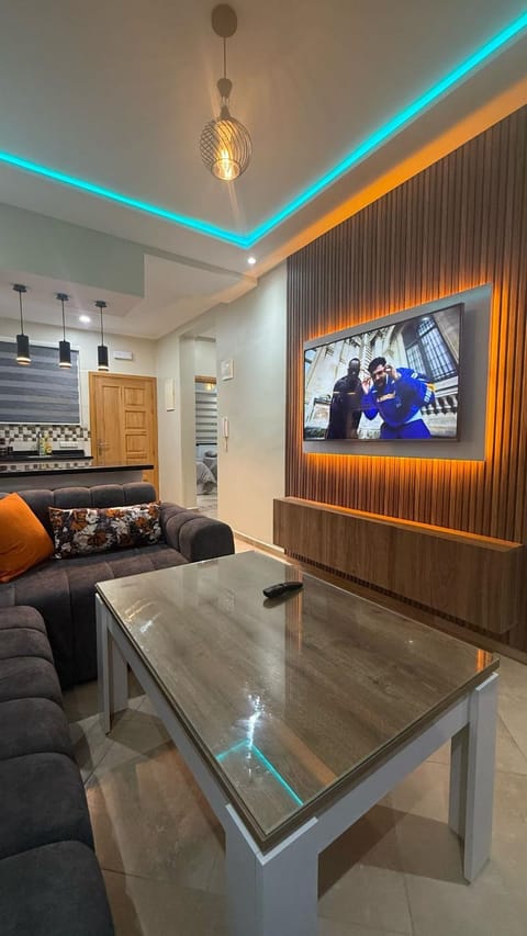 Communal lounge/ TV room, TV and multimedia, Kitchen or kitchenette, Living room, Evening entertainment