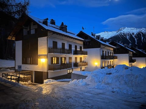 Property building, Night, Natural landscape, Winter, Mountain view