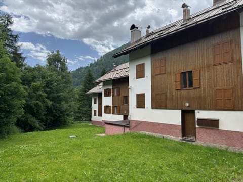 Inner courtyard view
