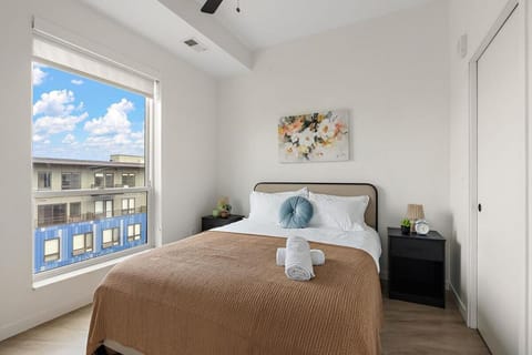 W603 Luxury 2 Bedroom Top Floor Condo In DT Minneapolis, Minutes From Minneapolis Convention Center & US Bank Arena Apartment in Loring Park