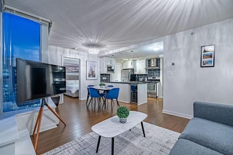 Downtown Condo with Great City Views Apartment in Vancouver