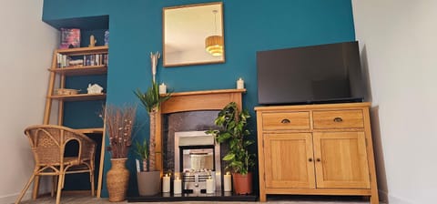 TV and multimedia, Living room, fireplace