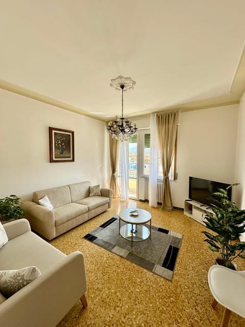 TV and multimedia, Living room, air conditioner