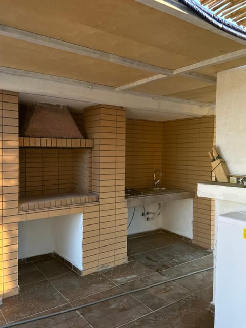 BBQ facilities, kitchen