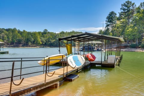 Boat Dock and Lake Hartwell Access Family Getaway! House in Reed Creek