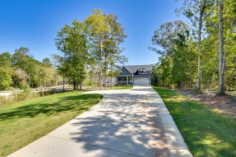 Boat Dock and Lake Hartwell Access Family Getaway! House in Reed Creek