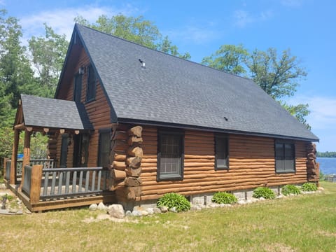 Hidden Cove - Beauty on the Lake! House in Oscoda Township