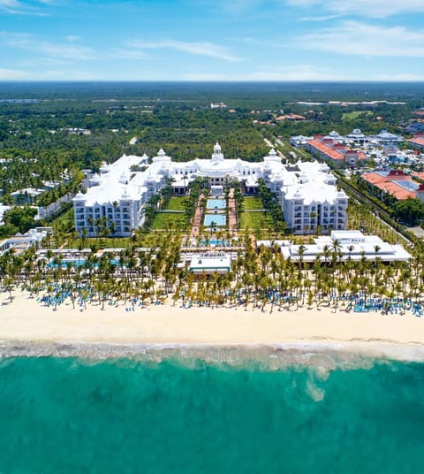Property building, Bird's eye view, Beach