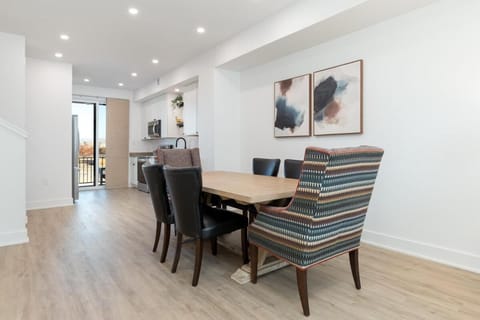 NEW Townhome-River Trail-Las Colonias-Dtown GJ! NO XTRA FEES! House in Grand Junction