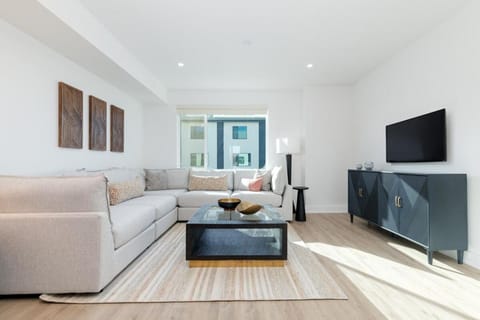 NEW Townhome-River Trail-Las Colonias-Dtown GJ! NO XTRA FEES! House in Grand Junction