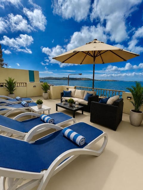 Natural landscape, View (from property/room), Balcony/Terrace, Beach, Sea view, sunbed