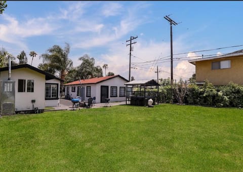 LUXURY VILLA Estate Oasis Villa in Downey