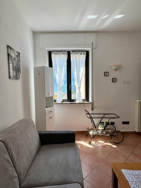 Living room, Seating area, internet