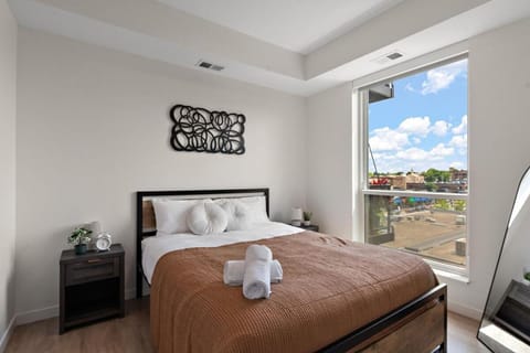 W413 Stylish Luxury 1Bedroom In Downtown Minneapolis, Minutes From Minneapolis Convention Center & US Bank Arena Apartment in Loring Park