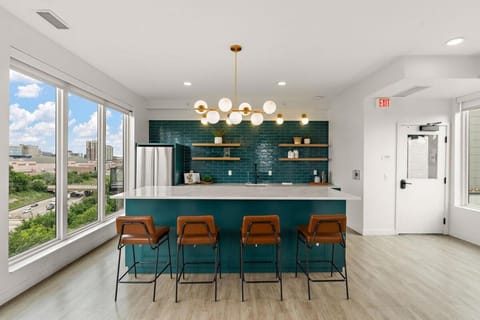 W413 Stylish Luxury 1Bedroom In Downtown Minneapolis, Minutes From Minneapolis Convention Center & US Bank Arena Apartment in Loring Park