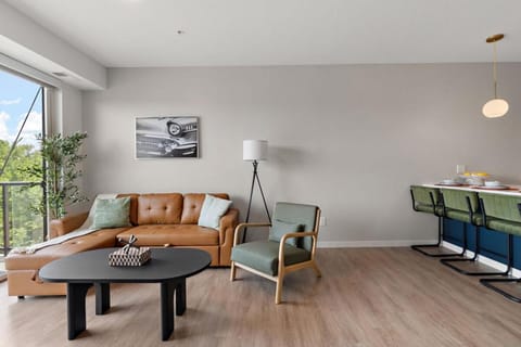 W413 Stylish Luxury 1Bedroom In Downtown Minneapolis, Minutes From Minneapolis Convention Center & US Bank Arena Apartment in Loring Park