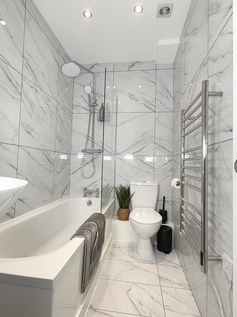 Shower, Bathroom, Bath, towels