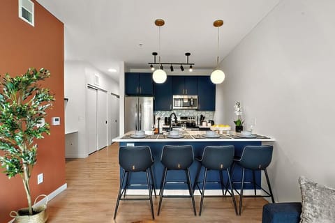 W322 Cozy Luxury 1Bedroom Condo In Downtown Minneapolis, Minutes From Minneapolis Convention Center & US Bank Arena Apartment in Loring Park