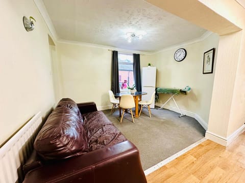 Cozy Corner Stoke Apartment in Stoke-on-Trent