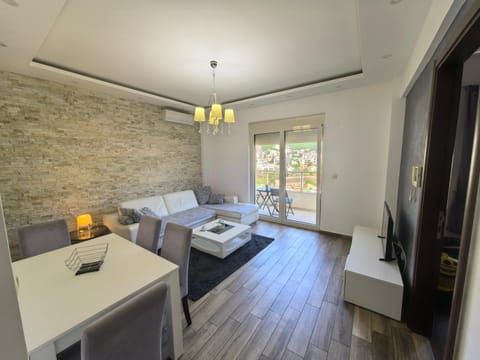 Bed, Living room, Photo of the whole room, Seating area