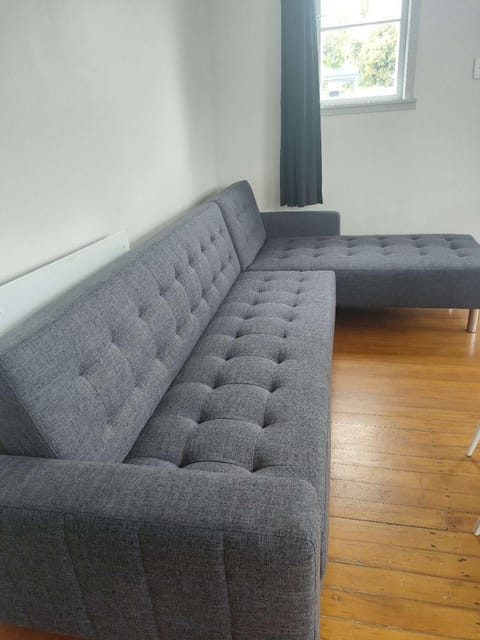 3 Bedroom House A House in Auckland