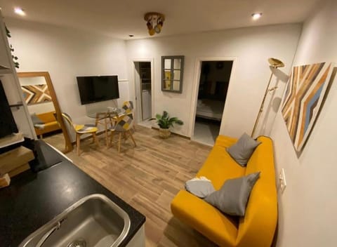 Apartamento de 2 hab en calle Tesoro-Malasaña Apartment in Madrid