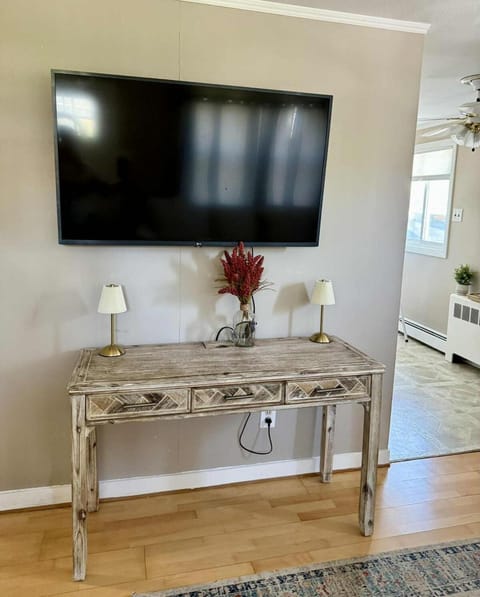 Communal lounge/ TV room, TV and multimedia, Evening entertainment