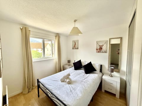 Kings Luxury Home - Free Parking and Fast Broadband House in England