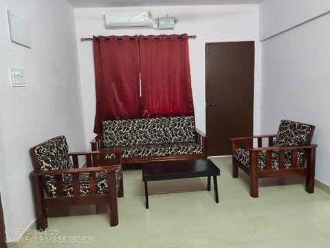 Living room, Seating area, air conditioner