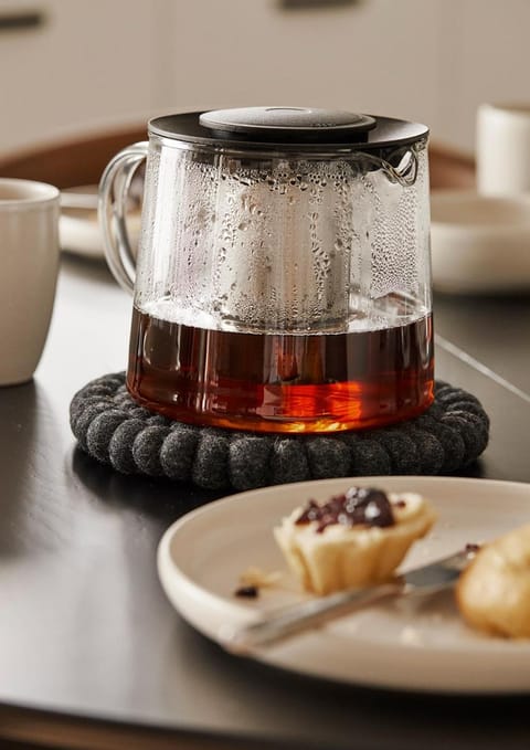 Coffee/tea facilities, Kitchen or kitchenette, Food and drinks, Dining area, Food, Drinks