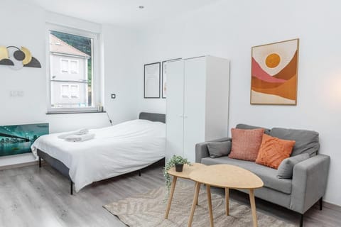 Bed, Living room, Photo of the whole room, Bedroom, wardrobe