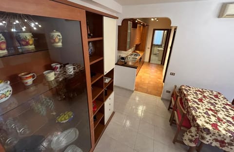 Coffee/tea facilities, Kitchen or kitchenette