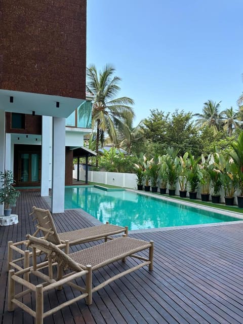 Property building, Swimming pool
