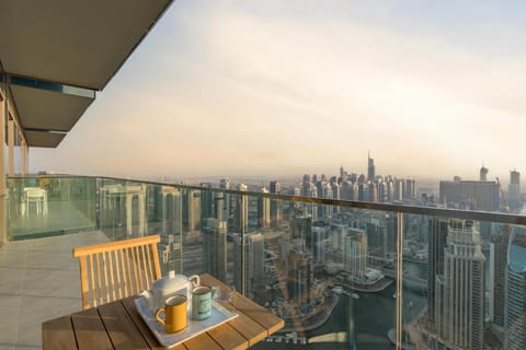 View (from property/room), Balcony/Terrace, City view