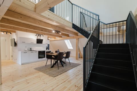 TV and multimedia, Kitchen or kitchenette, Dining area