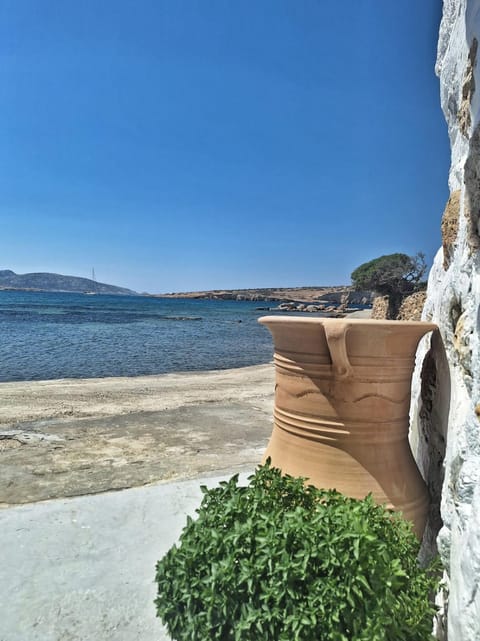 Karnagio - Traditional Seafront House House in Koufonisia