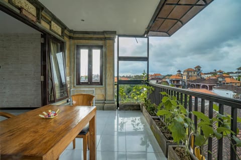 Day, View (from property/room), Balcony/Terrace, Balcony/Terrace, Dining area