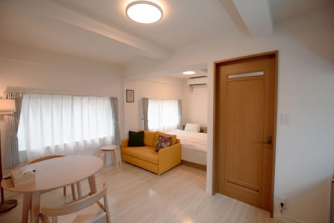 Bed, Living room, Photo of the whole room, Seating area, Dining area, Bedroom, air conditioner