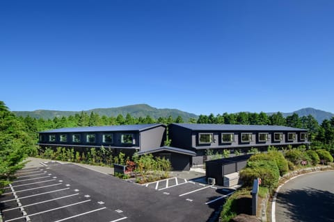 Property building, Day, Natural landscape, Parking