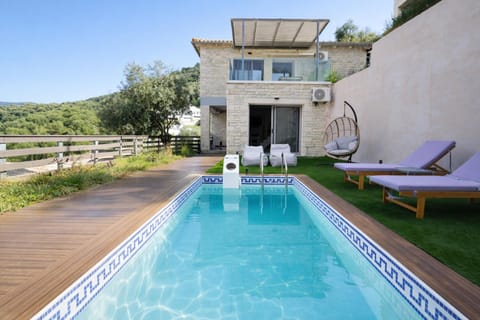 Property building, Garden, Pool view, Swimming pool, sunbed