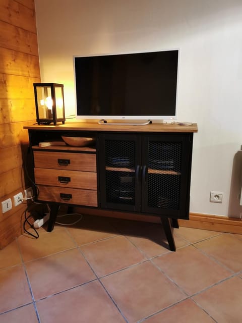 Communal lounge/ TV room, TV and multimedia, Evening entertainment