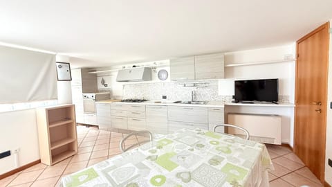 SE181 - Senigallia, ampio e luminoso quadrilocale con terrazzo Apartment in Senigallia