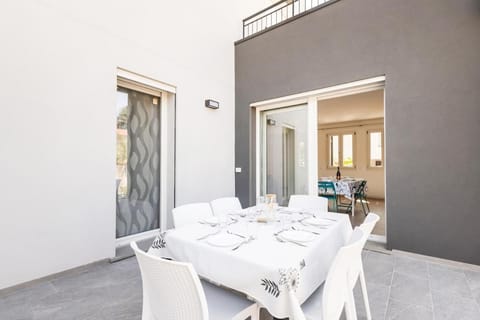 AmazHome - "Piano House" parking and near the beach Apartment in Cattolica