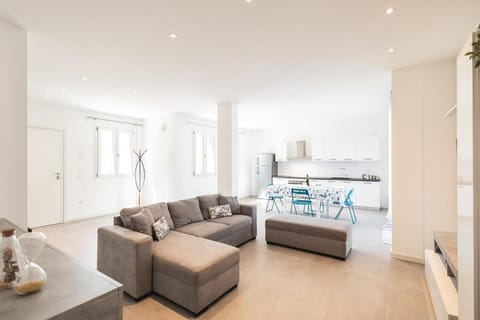 AmazHome - "Piano House" parking and near the beach Apartment in Cattolica