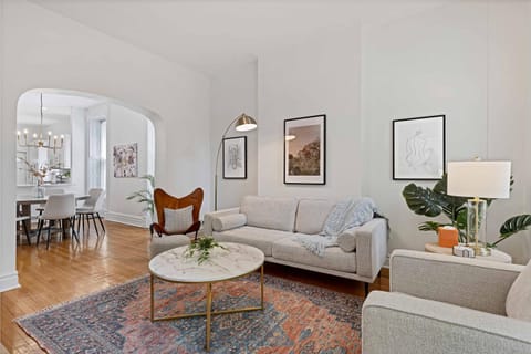 Newly Updated Vintage 6 Bedroom Single Family Home home House in Chicago