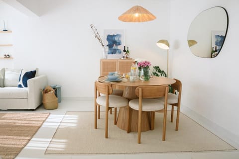 Dining area, Dinner, internet